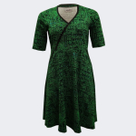 Grøn plus size kjole med empiresnit. Bika Matrix