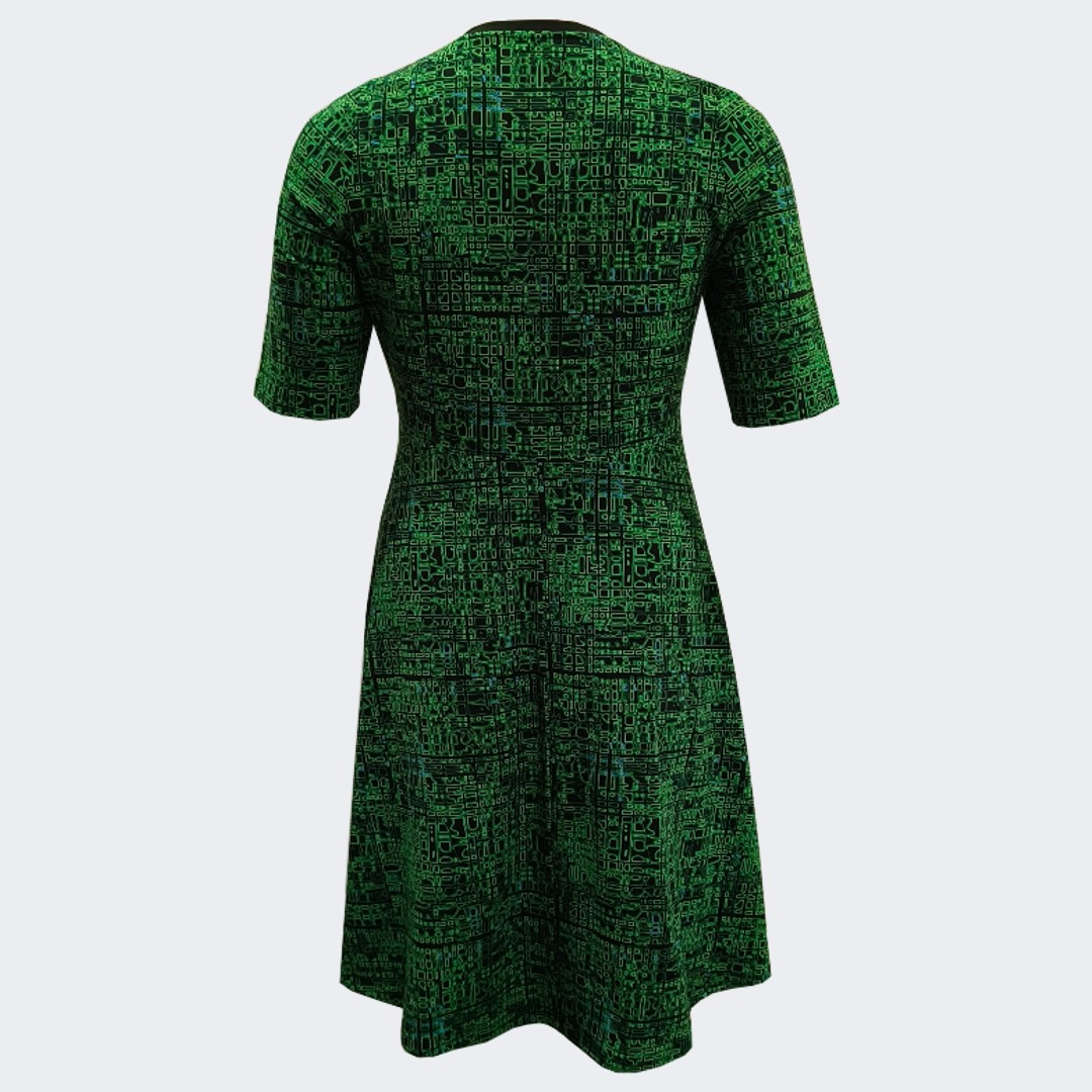 Grøn plus size kjole med empiresnit. Bika Matrix