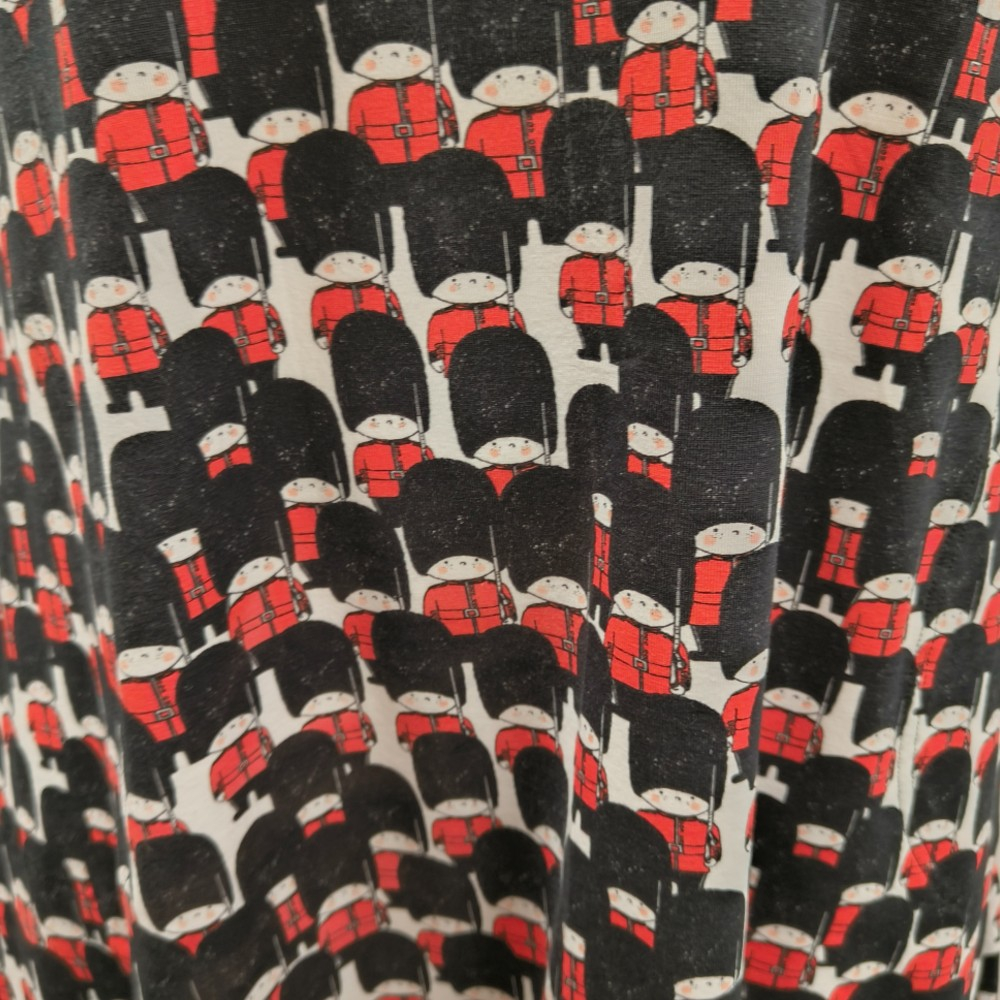 Plus size kjole - Tokyo Guards