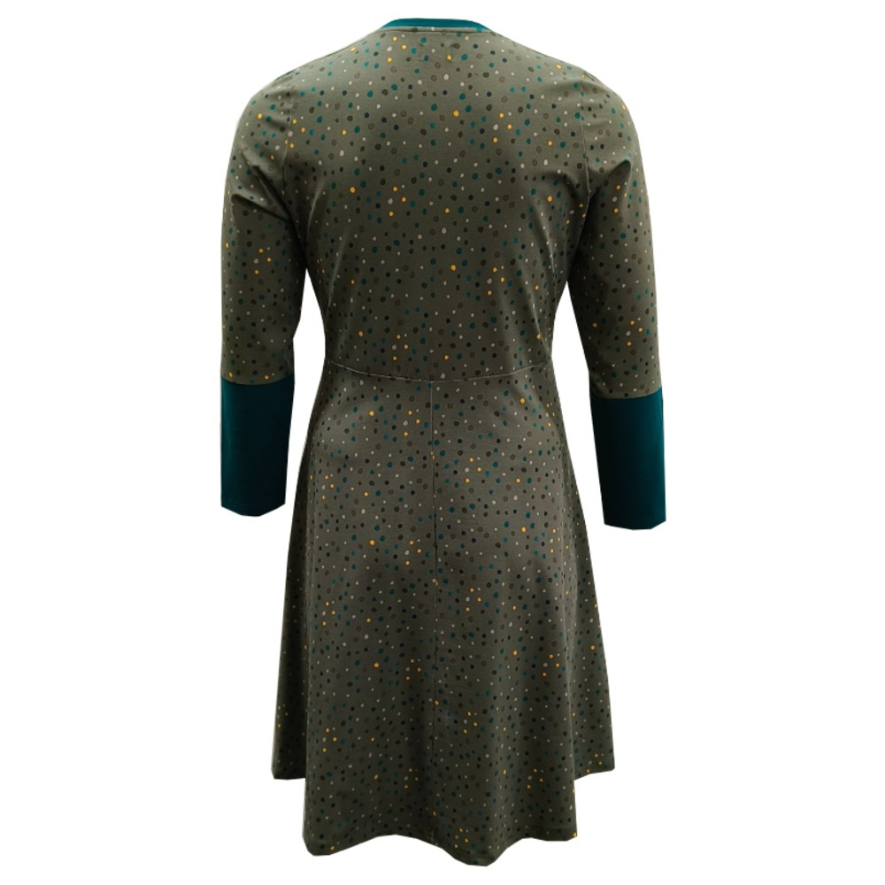 Armygrøn Plus size kjole med empiresnit og prikker | Ama Army Dots