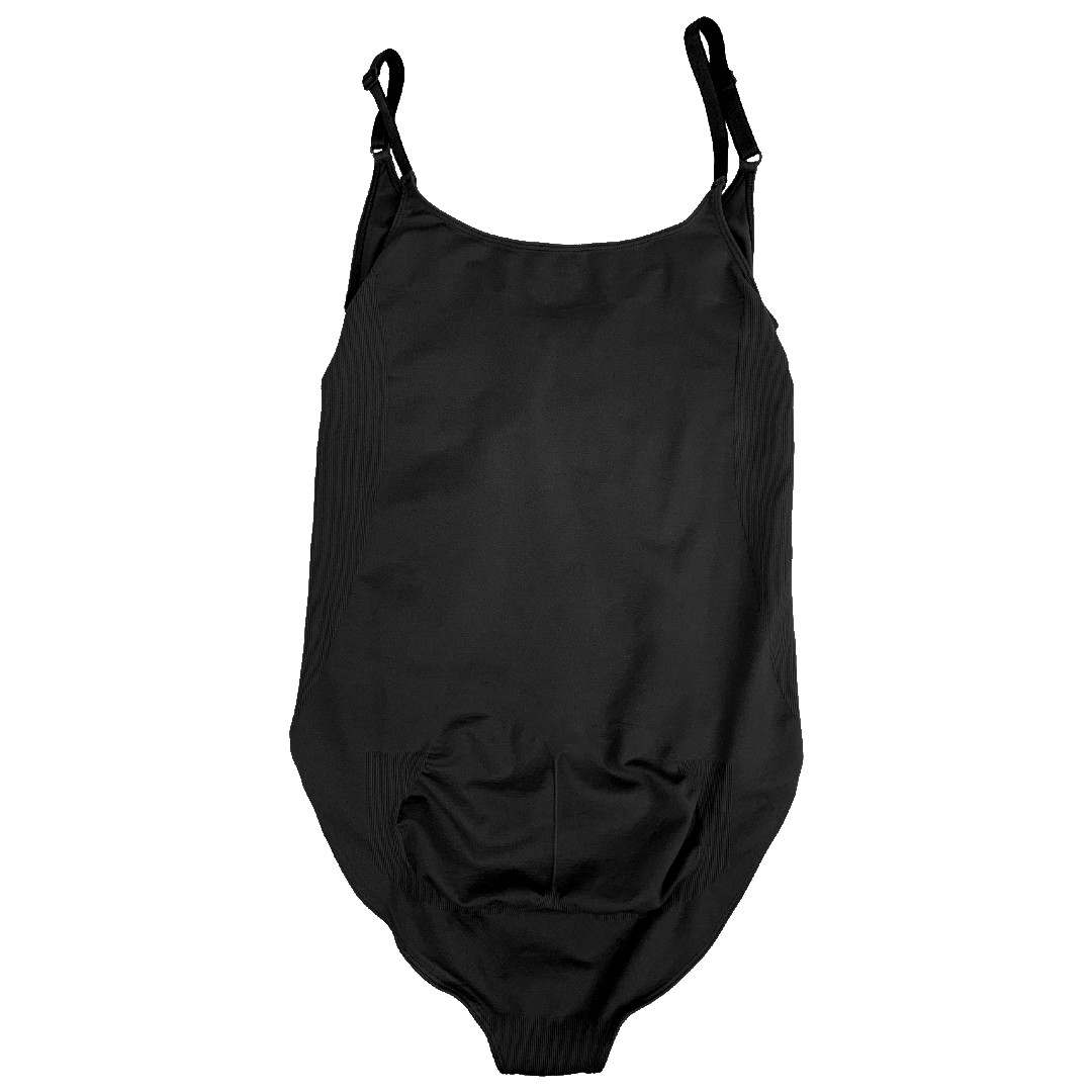 Sort plus size bodystocking fra Pamela Mann med stram-in-effekt