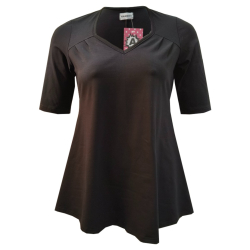 Hoshi Black. Plus size bluse med A-form fra Amamiko