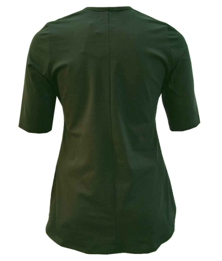 Hoshi Dark Green. Plus size bluse med A-form fra Amamiko