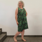 Grøn plus size sommerkjole med sukkulenter - Tulla Succulent