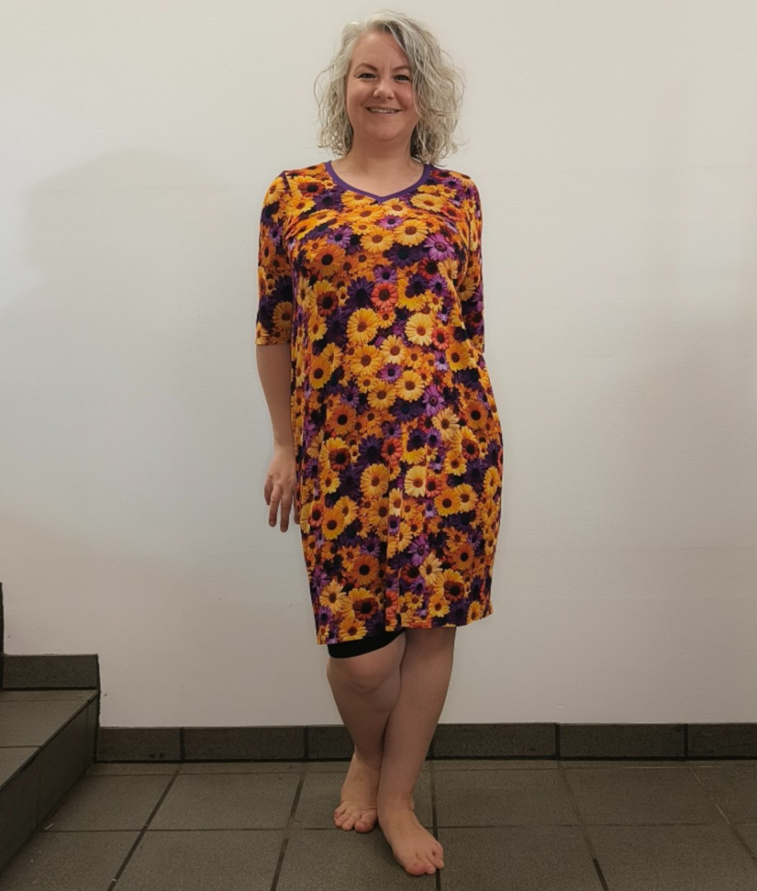 Lilla plus size kjole med blomster i bambus - Coco Bamboo Flower