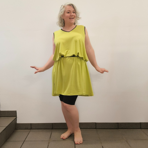Lime grøn plus size sommerkjole i modal. Moon Soft Lime