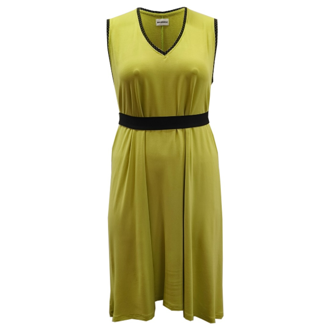 Lime grøn plus size sommerkjole i modal. Moon Soft Lime