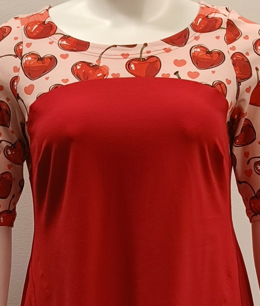 A-formet plus size kjole i rød og lyserød - Saki Cherry Love