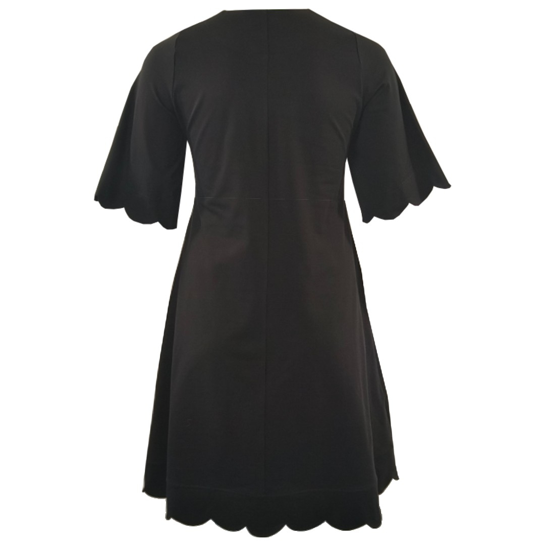 A-formet plus size kjole i sort - Nami Black