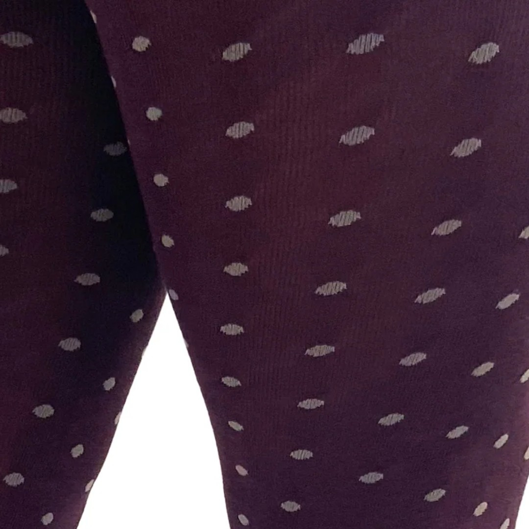 Burgundy/Cream Spot Bamboo Curvy Strømpebukser fra Pamela Mann