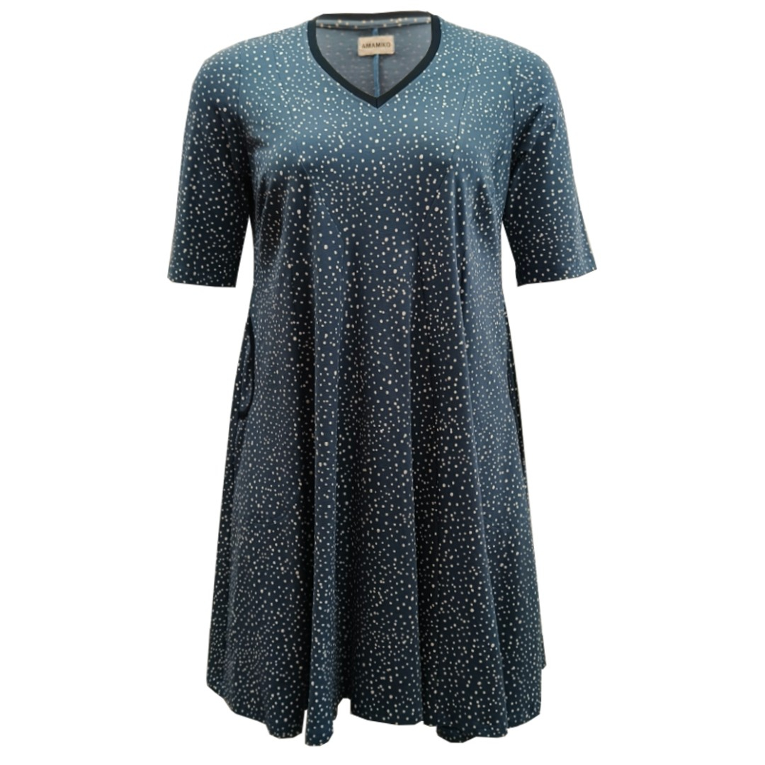 Løs blå Plus Size kjole med prikker - Emi Blue Dot