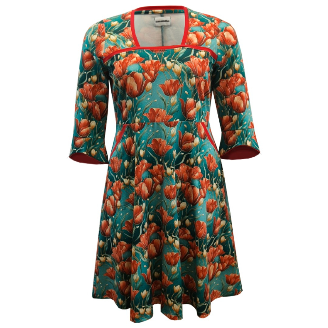 Turkis plus size kjole med rde tulipaner - Genkei Red Tulips