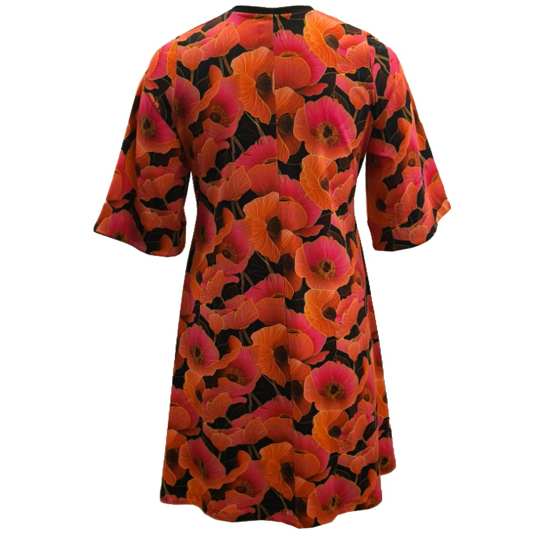 A-formet plus size kjole med store pink valmuer - Tokyo Pink Poppies