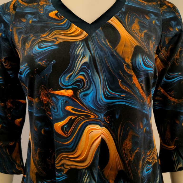 Blå og gylend A-formet plus size kjole - Tulla Midnight gold