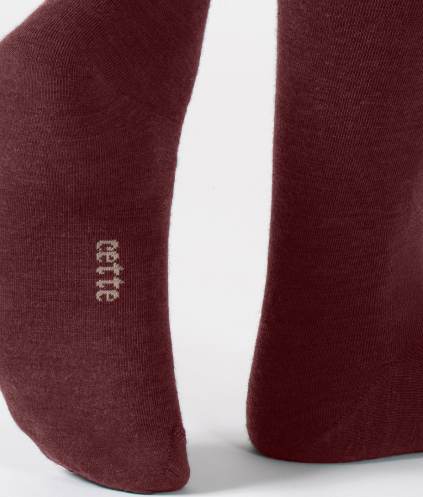 Aoraki Merino Wool Cardinal - Bordeaux uld strømper fra Cette