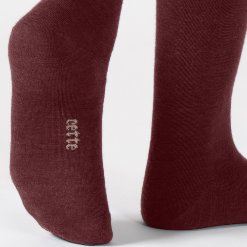 Aoraki Merino Wool Cardinal - Bordeaux uld strømper fra Cette