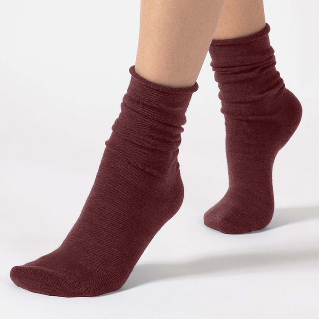 Aoraki Merino Wool Cardinal - Bordeaux uld strømper fra Cette