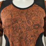 Meika Chocolate Doodles - A-formet plus size kjole med paneler fra Amamiko