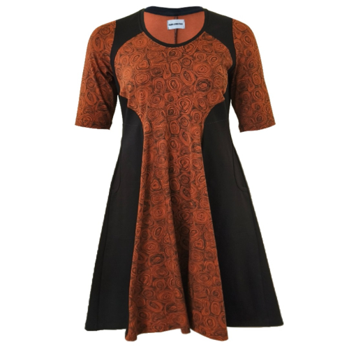 Meika Chocolate Doodles - A-formet plus size kjole med paneler fra Amamiko