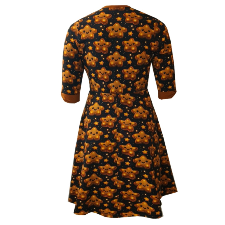 Plus size julekjole med småkager - Akiko Cookies