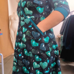 Plus size kjole med glimtende hjerter - Bika Glitter Heart