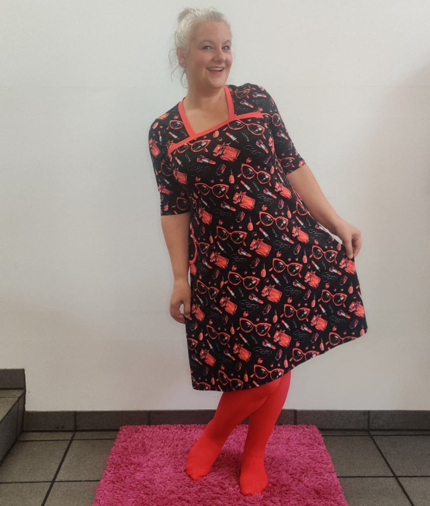 Plus size kjole - Tokyo Red Lipstick