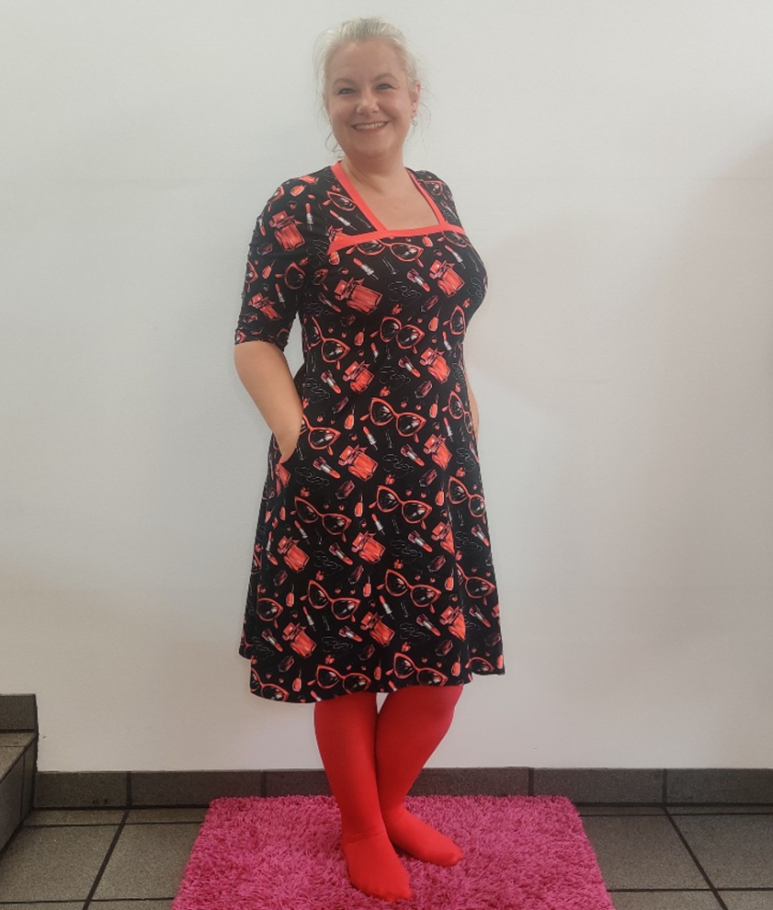 Plus size kjole - Tokyo Red Lipstick