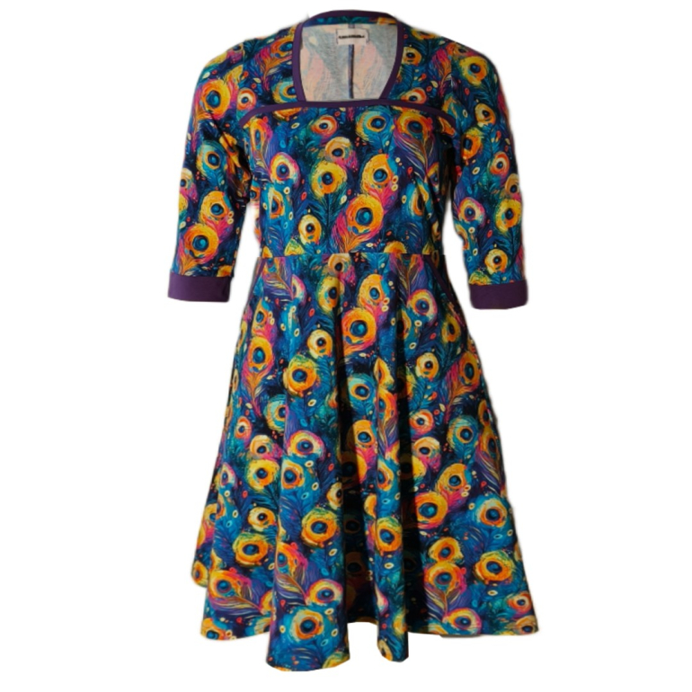 Plus size kjole - Genkei Colorful Peacock fra Amamiko