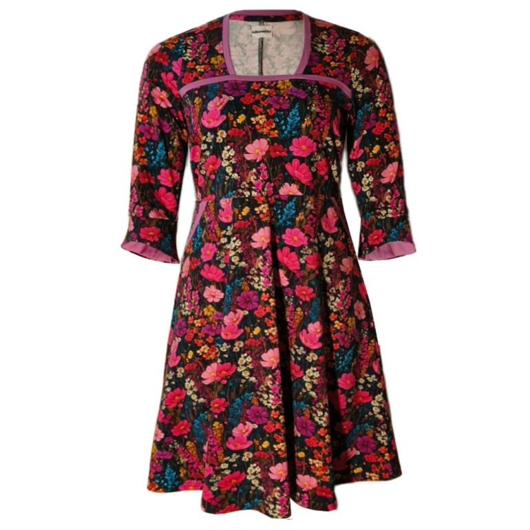 Plus size kjole - Genkei Pink Garden fra Amamiko