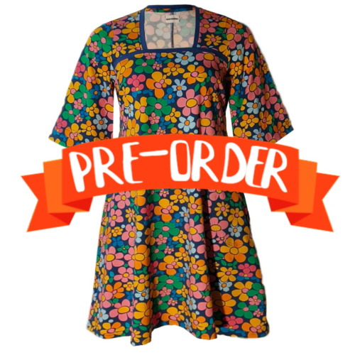 Plus size kjole - Tokyo Retro Flower fra Amamiko.