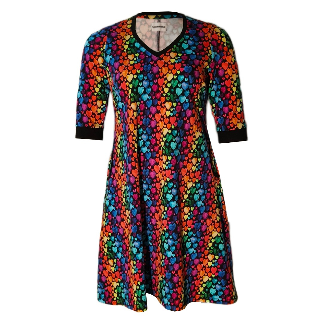 Plus size kjole - Tulla Colorful Love fra Amamiko