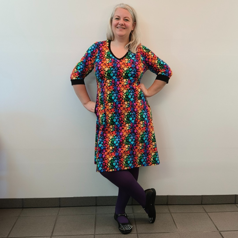 Plus size kjole - Tulla Colorful Love fra Amamiko