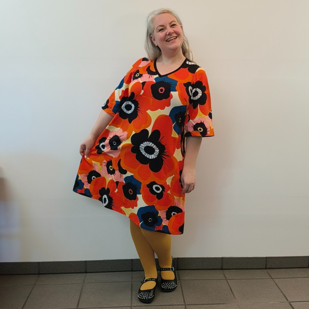 Plus size kjole - Tulla Giant Puppy fra Amamiko