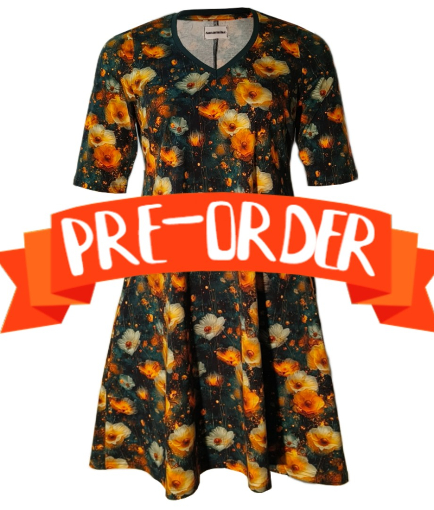 Plus size kjole - Tulla Yellow Flower fra Amamiko