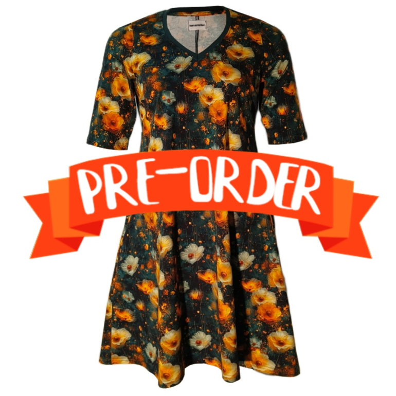 Plus size kjole - Tulla Yellow Flower fra Amamiko