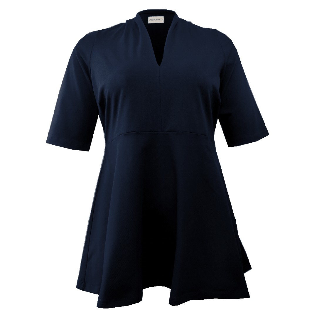 Sendai Navy. Plus size peplum bluse fra Amamiko