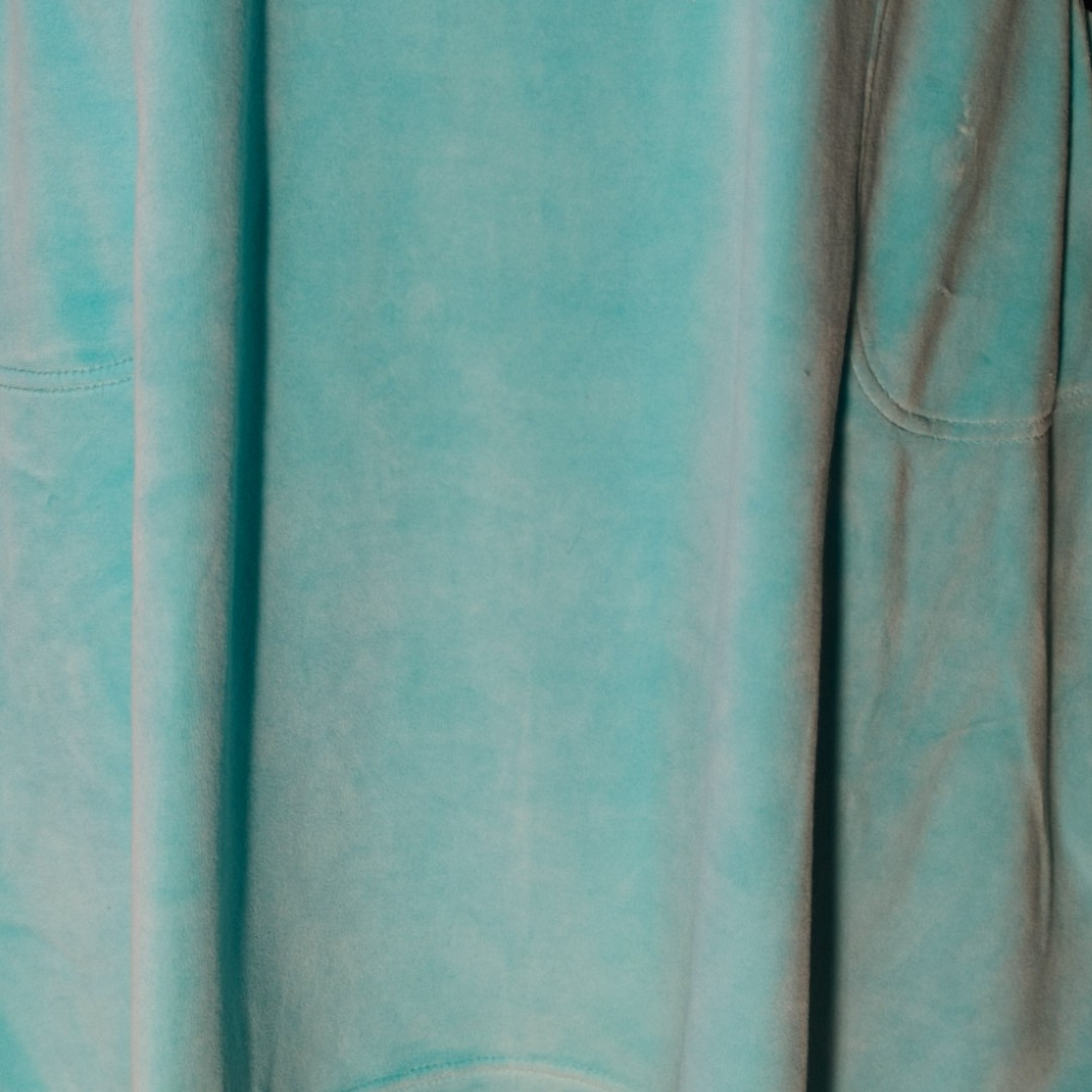 Plus size kjole Tulla Ice Blue Velvet fra Amamiko