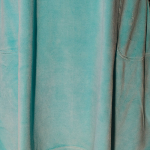 Plus size kjole Tulla Ice Blue Velvet fra Amamiko