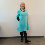 Plus size kjole Tulla Ice Blue Velvet fra Amamiko