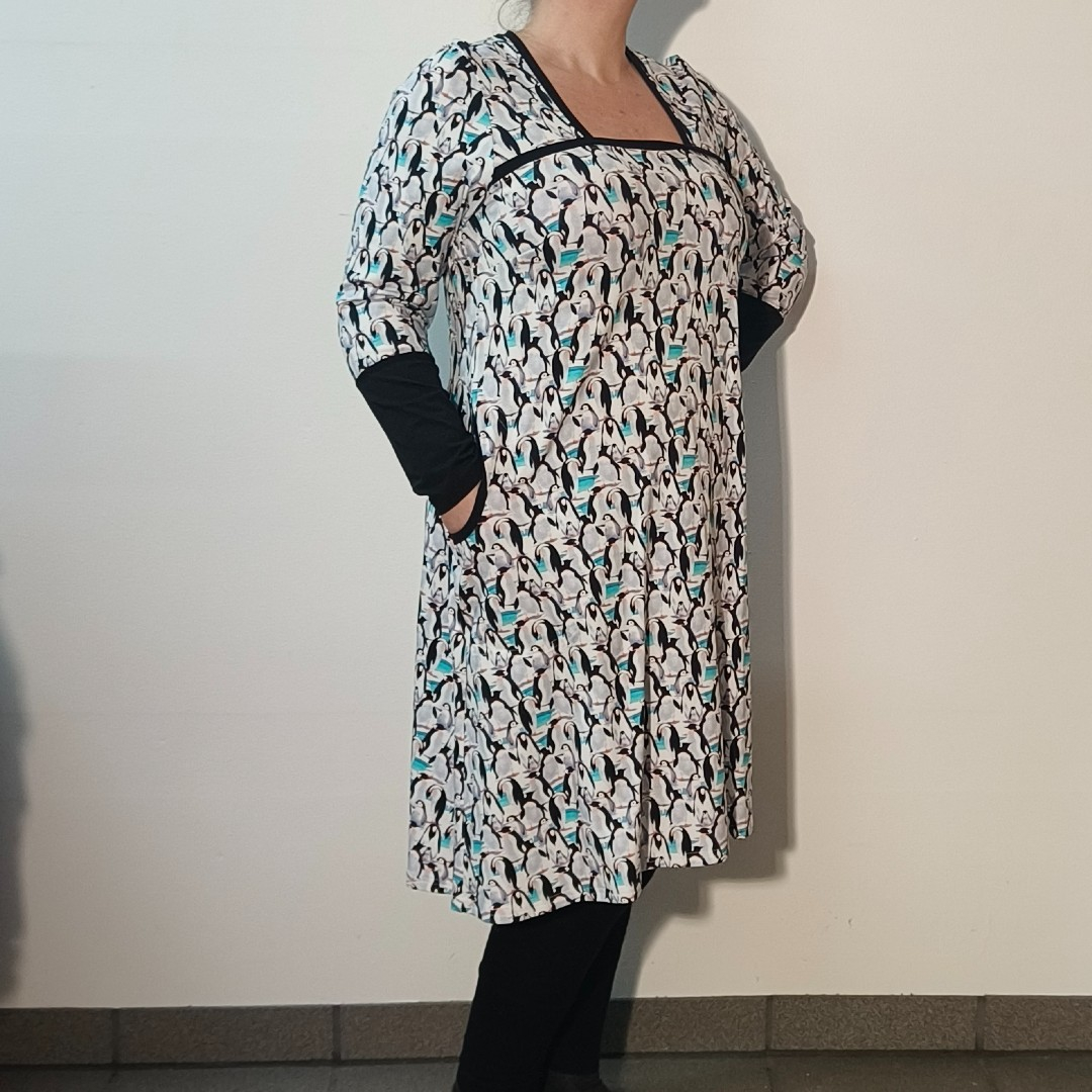 Plus size kjole - Tokyo Penguin