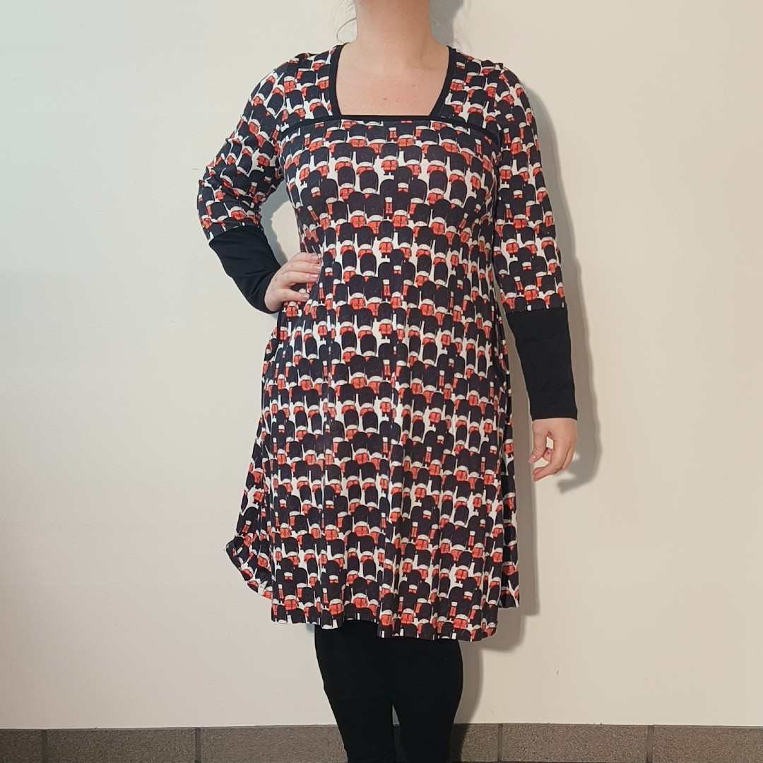 Plus size kjole - Tokyo Guards