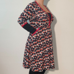 Plus size kjole med empiresnit og garder | Ama Guards