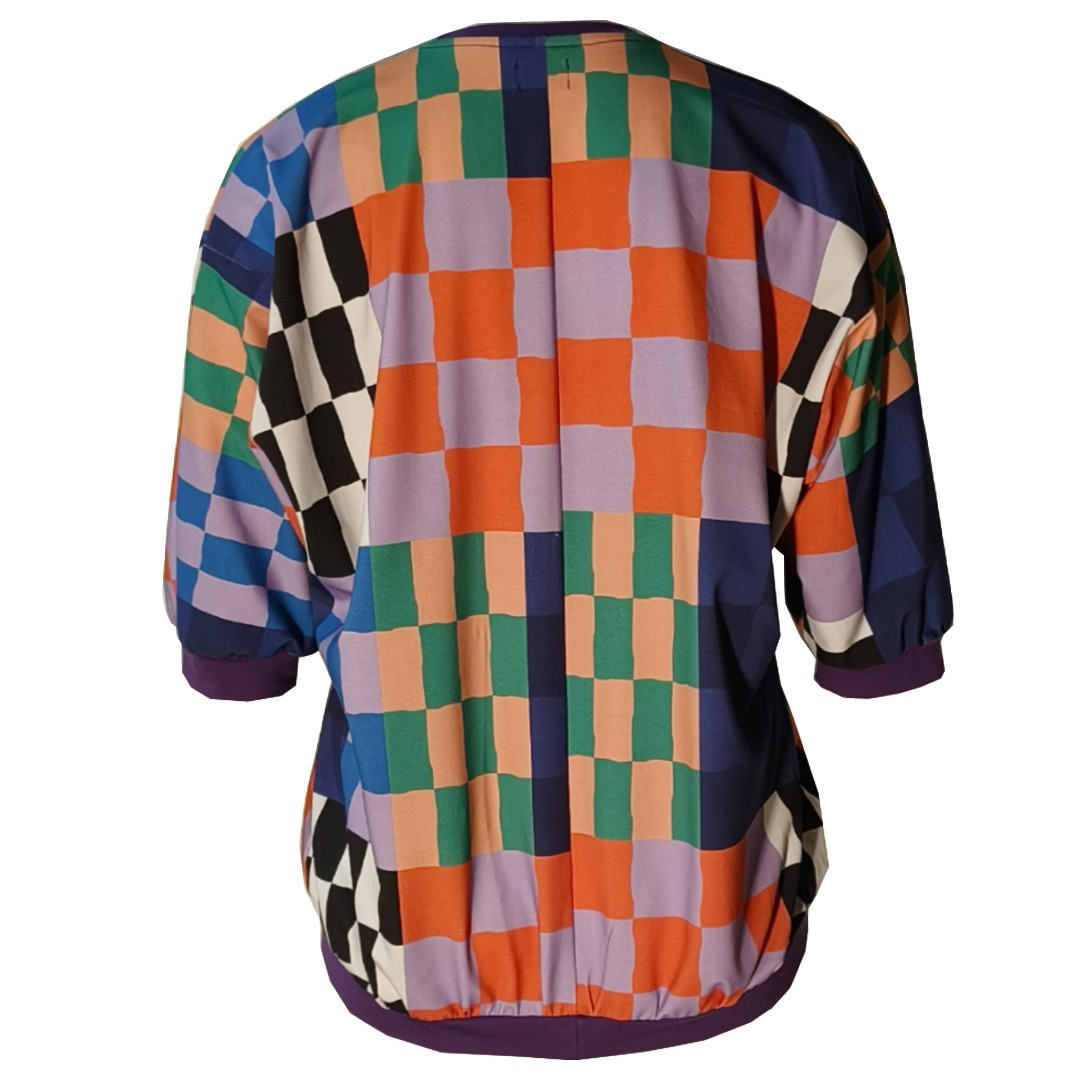 Botan Checkered Mix - Løstsiddende plus size bluse fra Amamiko