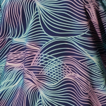 Botan Sound Waves - Løstsiddende plus size bluse fra Amamiko