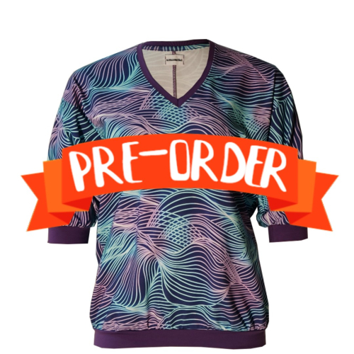 Botan Sound Waves - Løstsiddende plus size bluse fra Amamiko