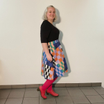 Kobe Checkered Mix - A-formet plus size nederdel med mønster i forskellige tern.