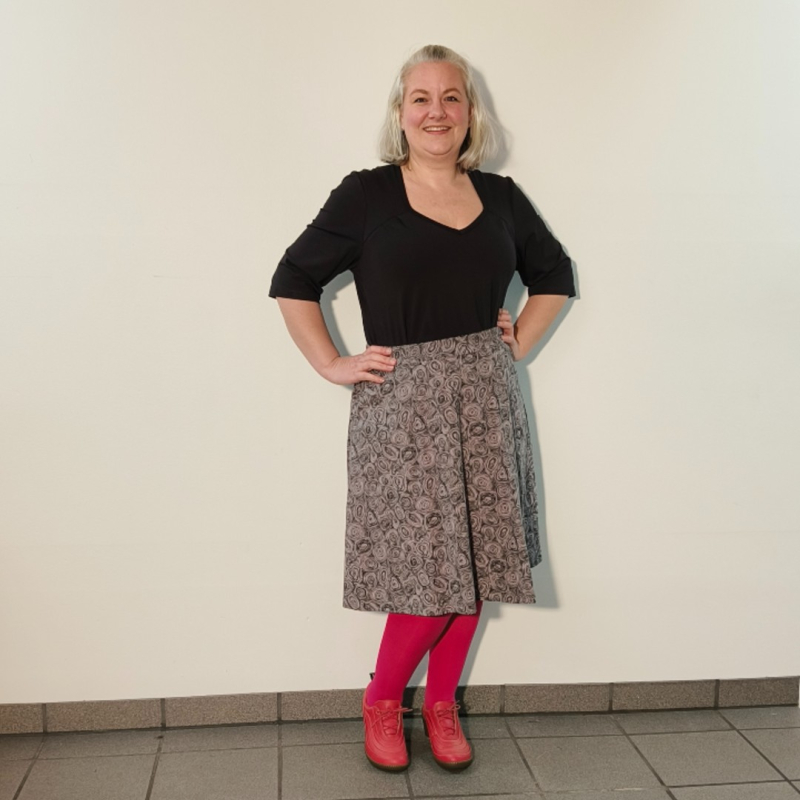 Plus size Nederdel - Kobe Grey Doodles