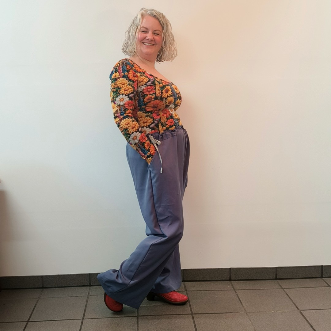 Løstsiddende bukser med regulerbar talje - Light Blue