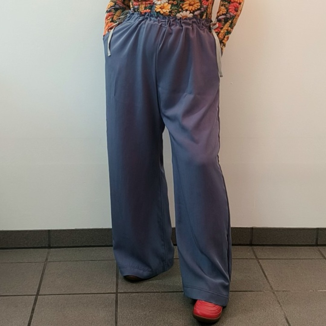 Løstsiddende bukser med regulerbar talje - Light Blue