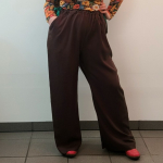 Løstsiddende bukser med regulerbar talje - Brown